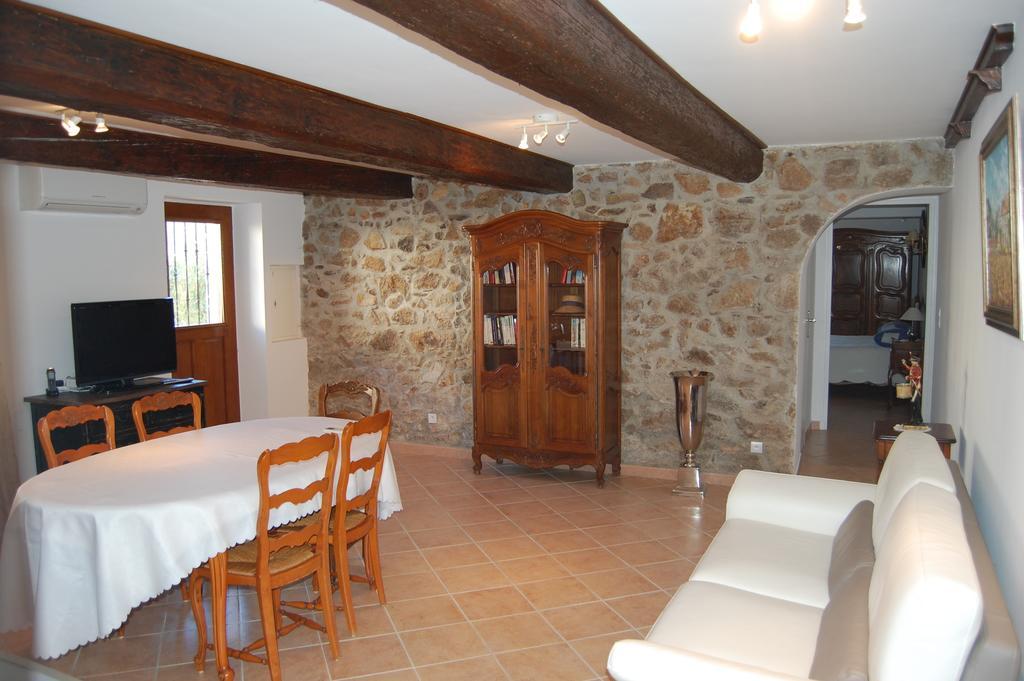 Chateau De La Clapiere Hyeres Room photo