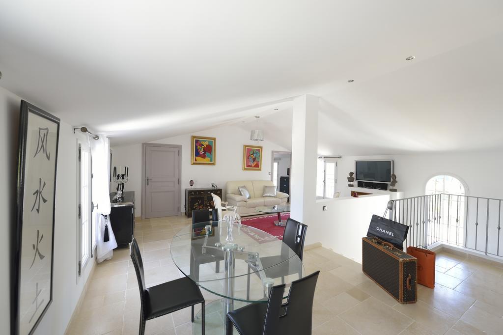 Chateau De La Clapiere Hyeres Room photo